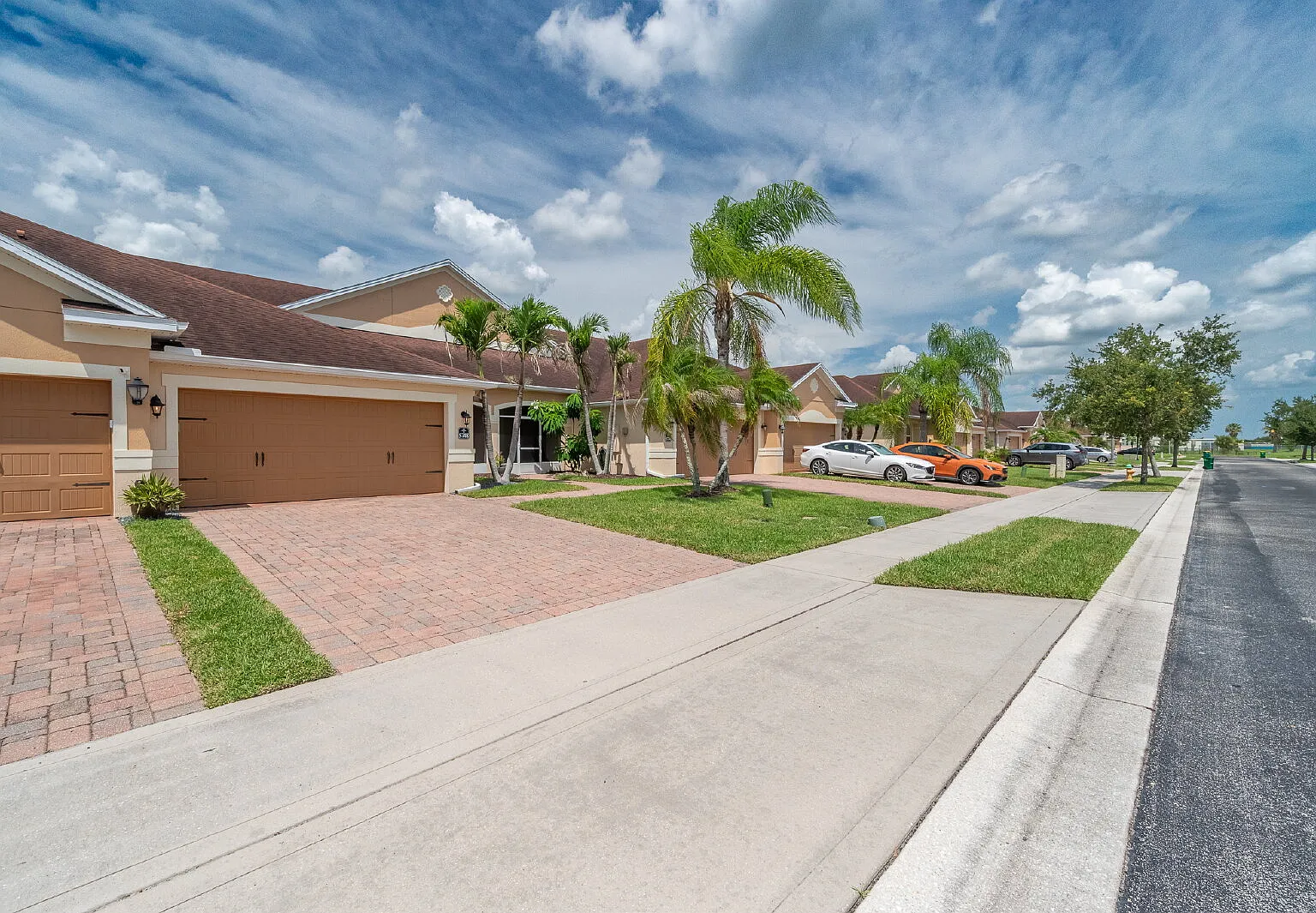 3 bed, 2.0 bath, 1502 sqft, $2,499 — Photo 2