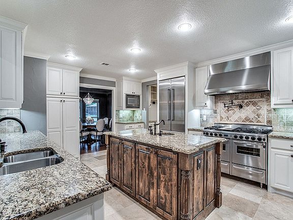 3rd image of 4212 Melissa Ln