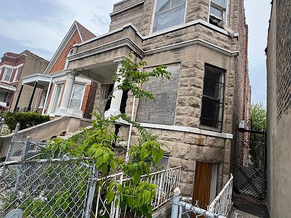 2nd image of 4004 W Van Buren St