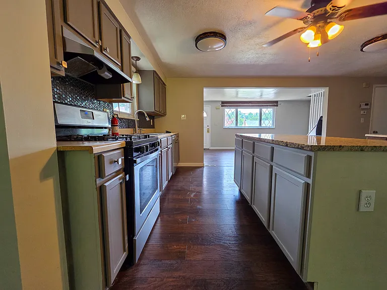 151 Mahoning Dr — Photo 7
