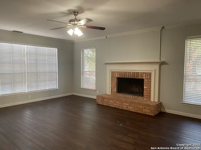 4 bed, 2.5 bath, 2576 sqft, $2,680 — Photo 4