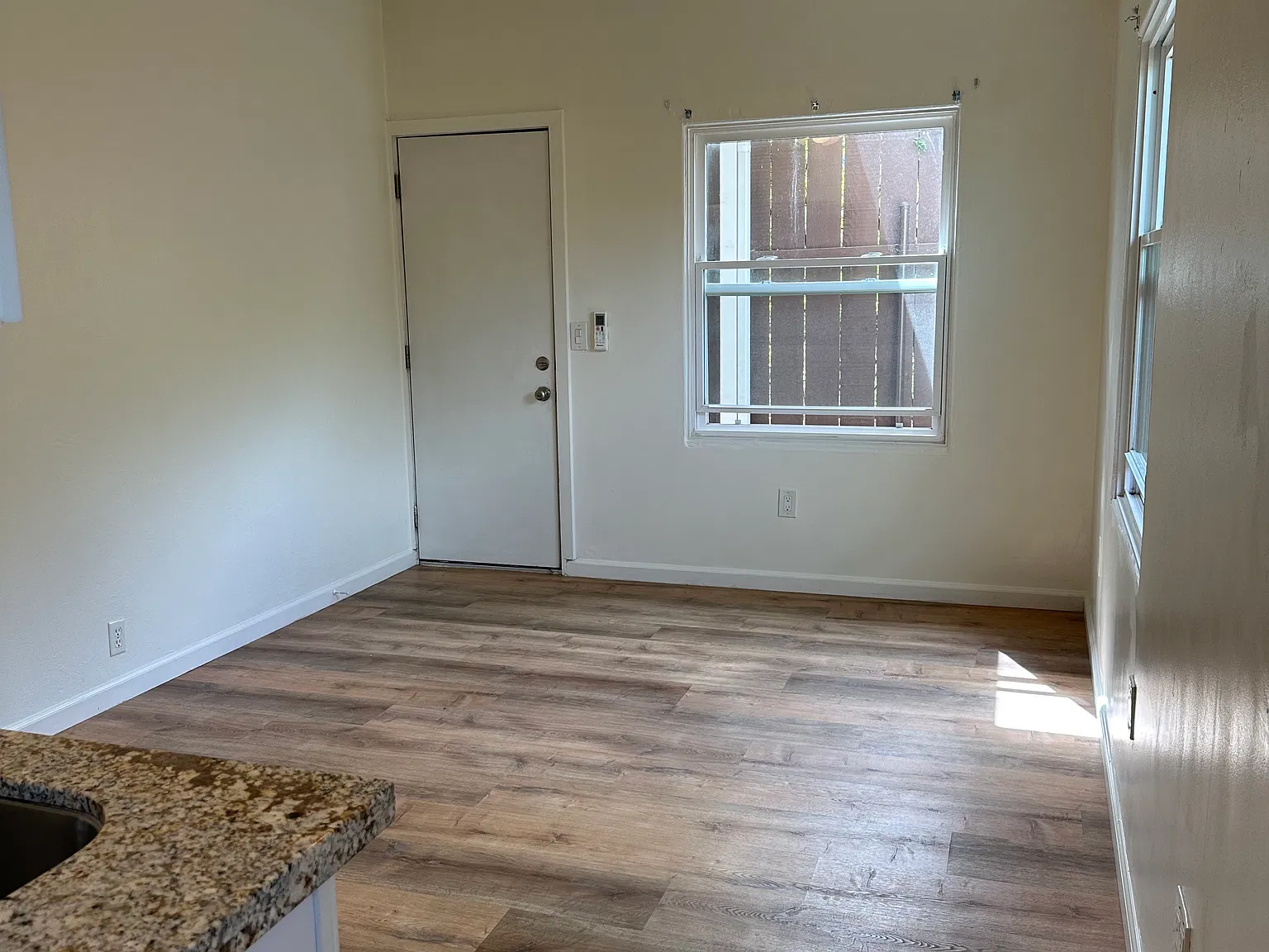 4352 Narragansett Ave — Photo 3