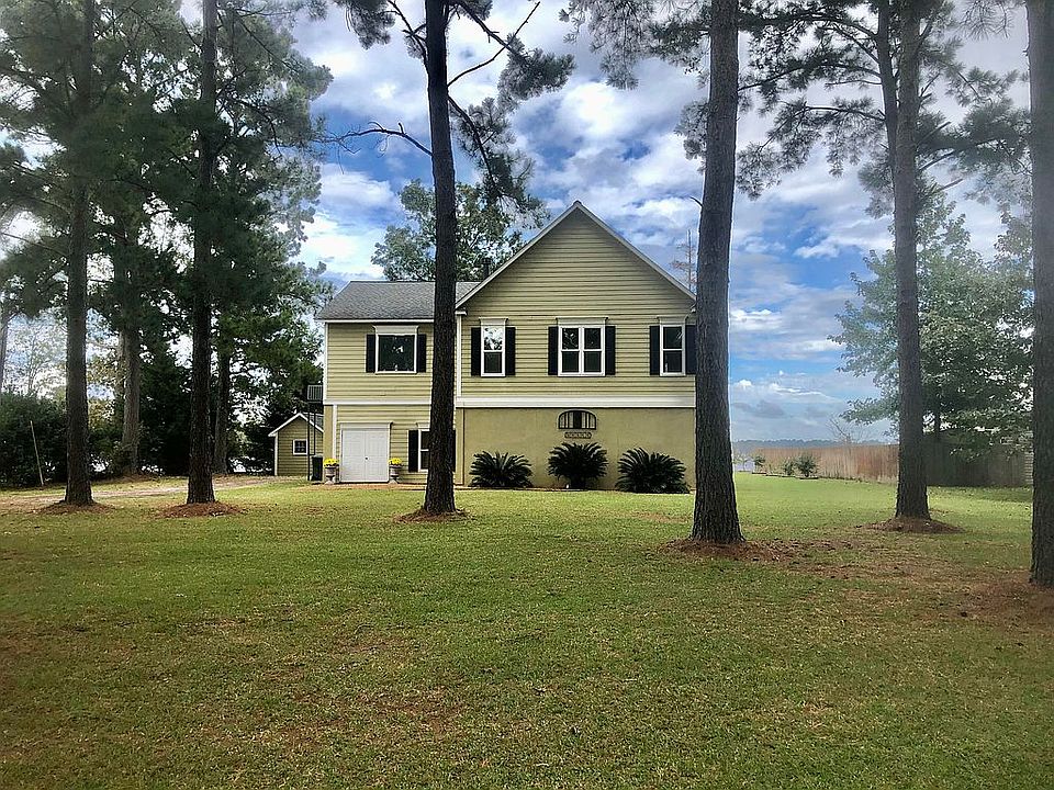   Lake Blackshear waterfront