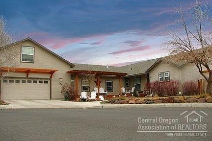 1st image of 232 SE Loma Ct