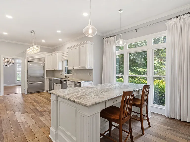 1574 Whitmar Pl E — Photo 13