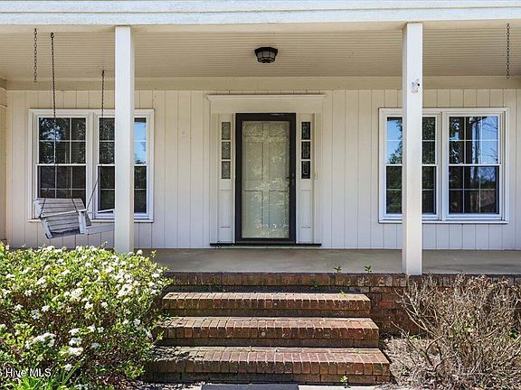 5th image of 221 Pinewood Circle