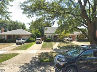 21136 Norwood Dr, Harper Woods, MI