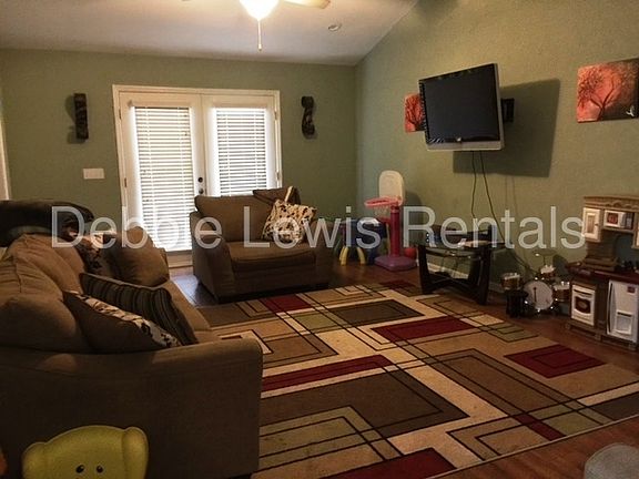 2nd image of 317 N Charles Willis Dr