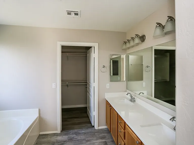 5182 W Vista Ave — Photo 11