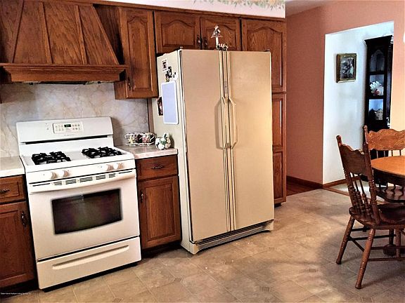 2nd image of 171 Barlow Ave