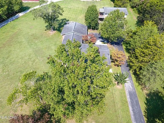 3rd image of 319 Tater Valley Rd