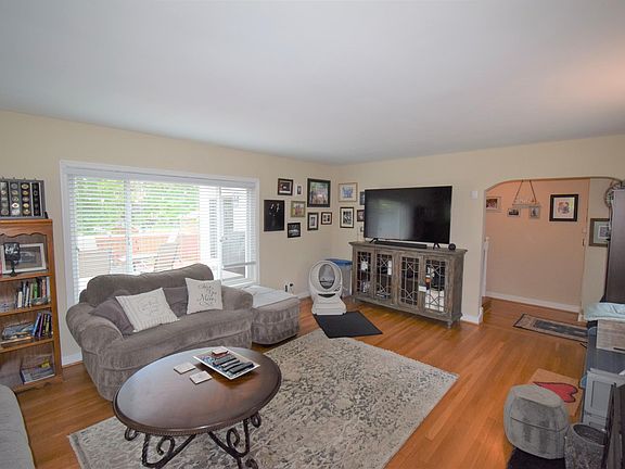 4th image of 3125 Olin Dr