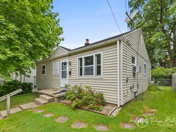 533 Lydia St NE, Grand Rapids, MI 49503