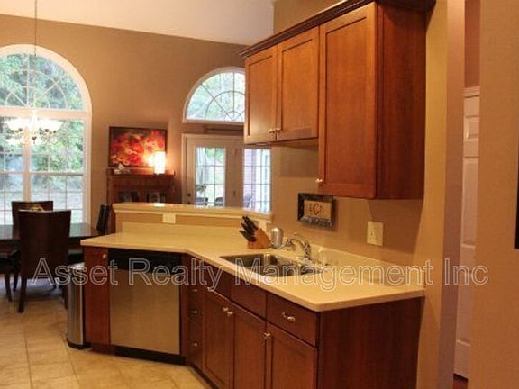 5th image of 4822 Briar Rock Ln