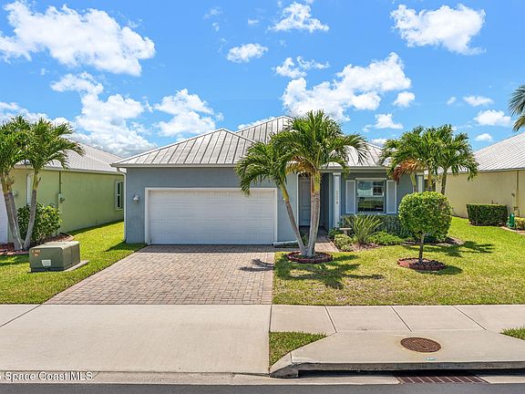 2nd image of 3720 Alamanda Key Dr