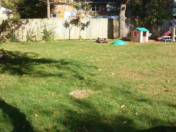 3rd image of 7949 Bolling Drive