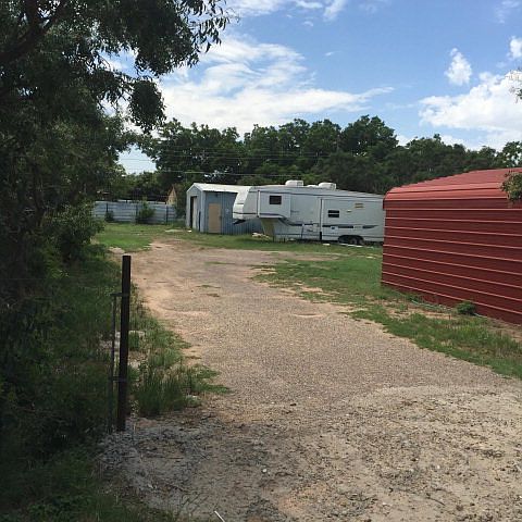2nd image of 5807 Fort Worth Ave