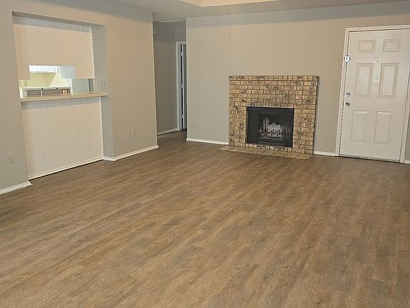 3rd image of 818 Lost Forest Dr