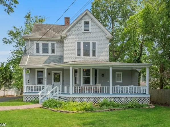 211 Park St, Westfield Town, NJ 07090