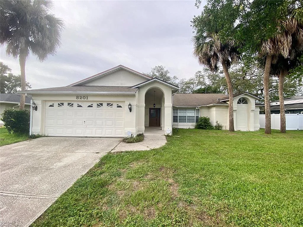 3 bed, 2.0 bath, 1591 sqft, $1,895 — Photo 1