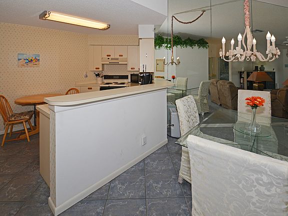 Open Kitchen - Living.