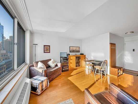 3rd image of 333 E 45th St APT 26F