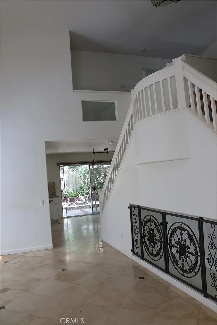 4 bed, 2.5 bath, 1796 sqft, $4,995 — Photo 3