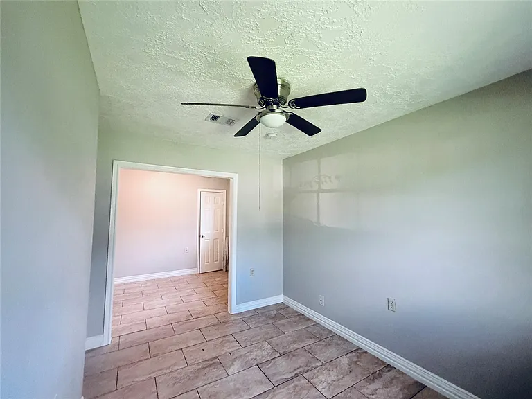 12211 Wessex Dr — Photo 18