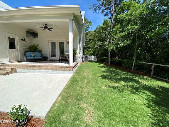 5th image of 1876 Springwood Dr