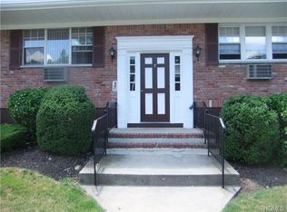7 Somerset Dr APT B, Suffern, NY 10901