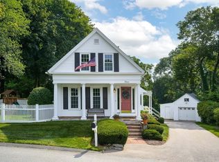 4 Middle Rd, Southborough, MA 01772
