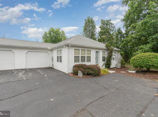 2758 Meadow Dr, Gettysburg, PA 17325
