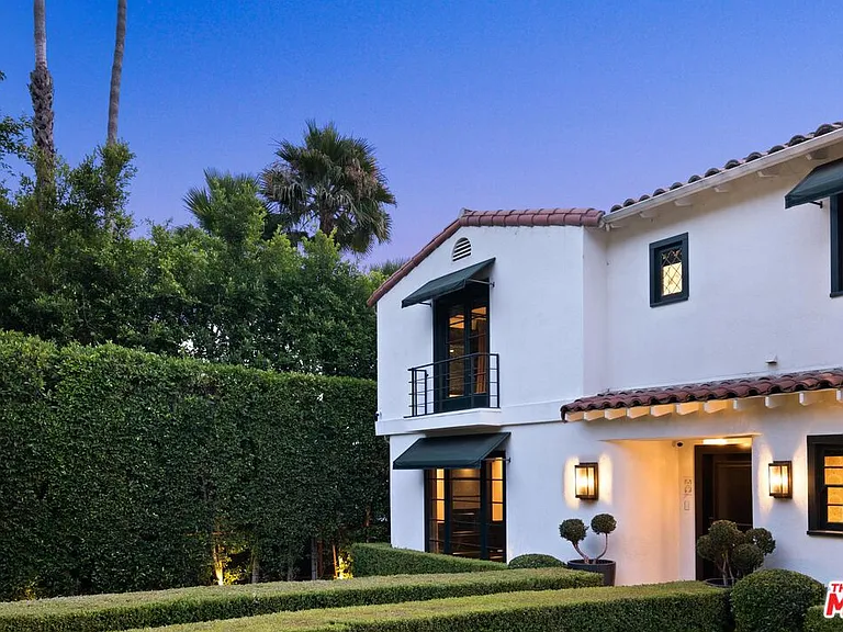 1443 N Doheny Dr — Photo 3