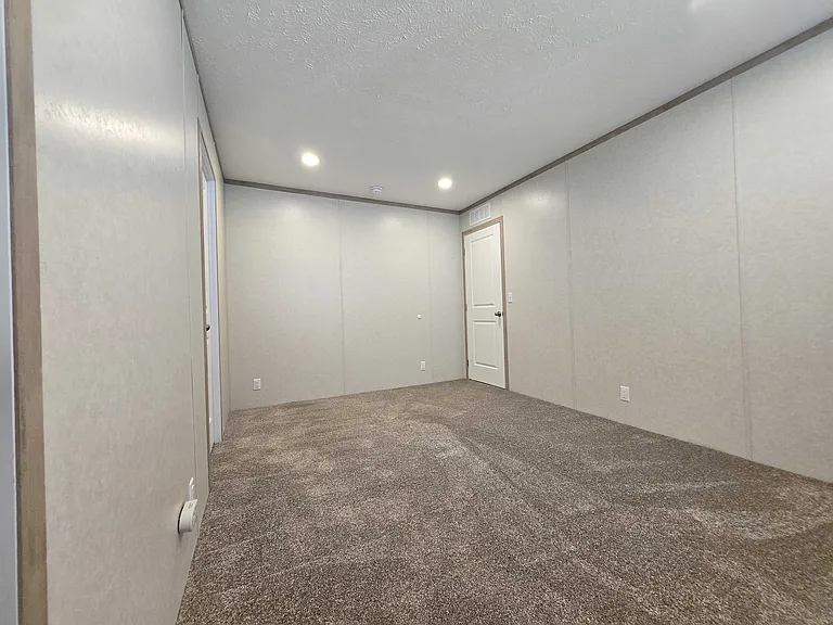 29800 Guilford Cir #282 — Photo 7