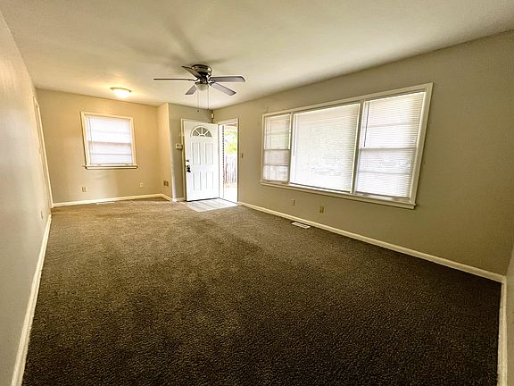 3121 S Bonn living room 1_11052024