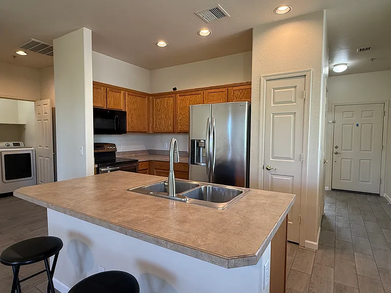 935 Salida Ln — Photo 5