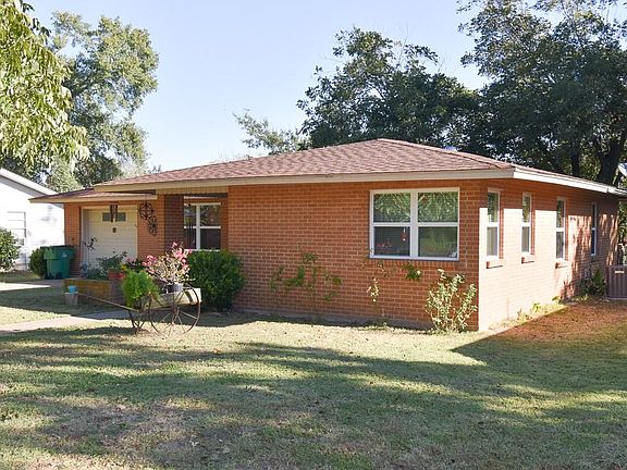 3rd image of 610 Francine Dr