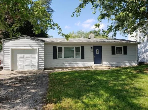 5303 Highland Dr, McHenry, IL 60050
