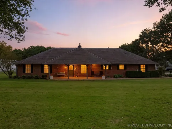 9060 E Prairie View Dr, Claremore, OK 74019