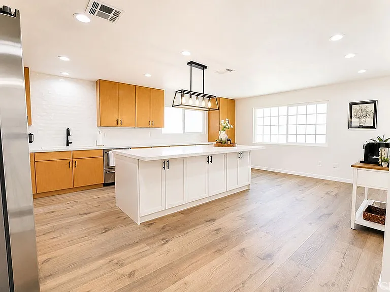 1404 Highridge St — Photo 15