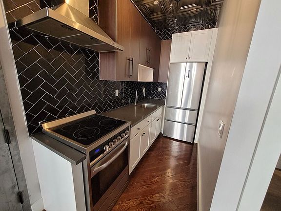 4th image of 34 Claver Pl #1I