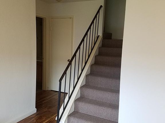 3rd image of 982 Nora Way APT 4