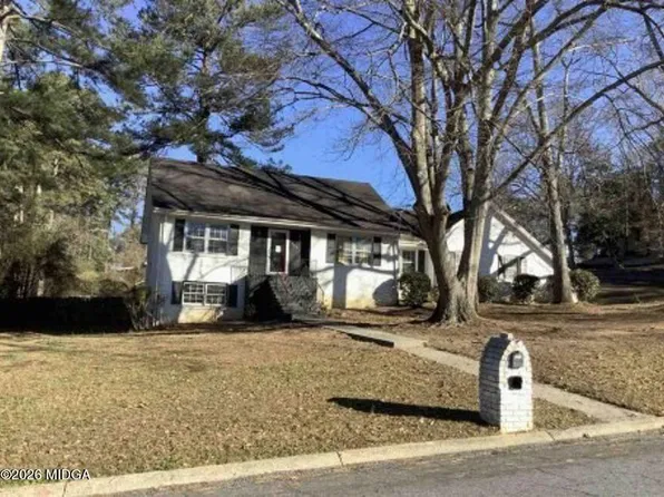 1083 Genny Ln, Riverdale, GA 30296