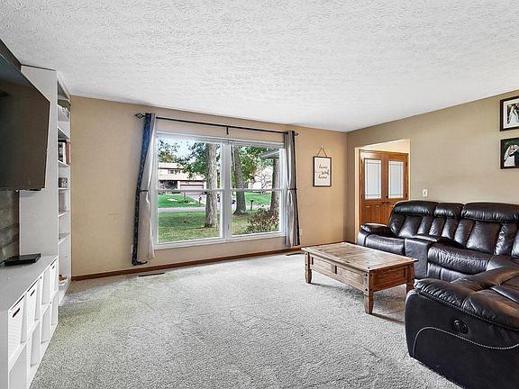 5th image of 11491 Forest Lane Ave