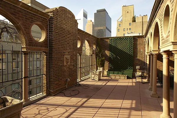 Sold by Stribling | media 23