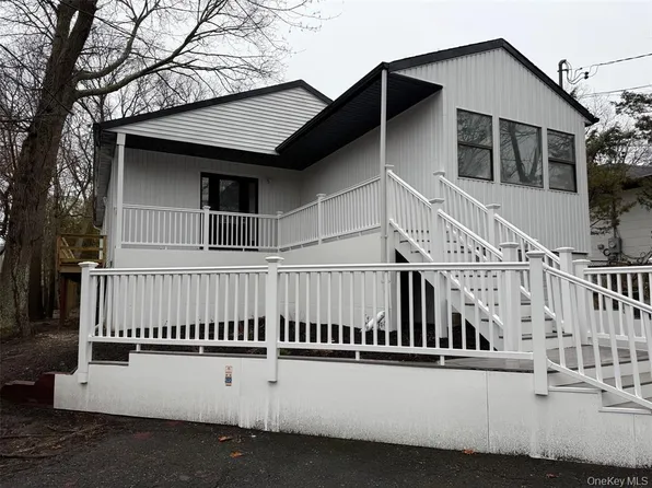 526 Birch Hollow Drive, Shirley, NY 11967