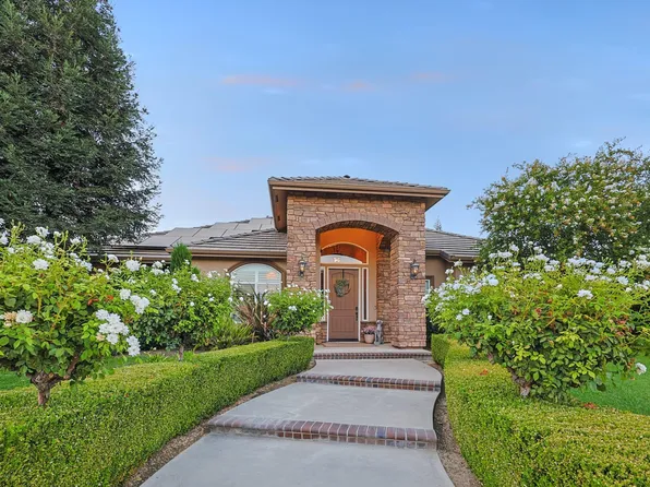 2189 Stroud Avenue, Kingsburg, CA 93631