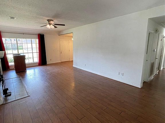 2nd image of 2503 Parkview Dr