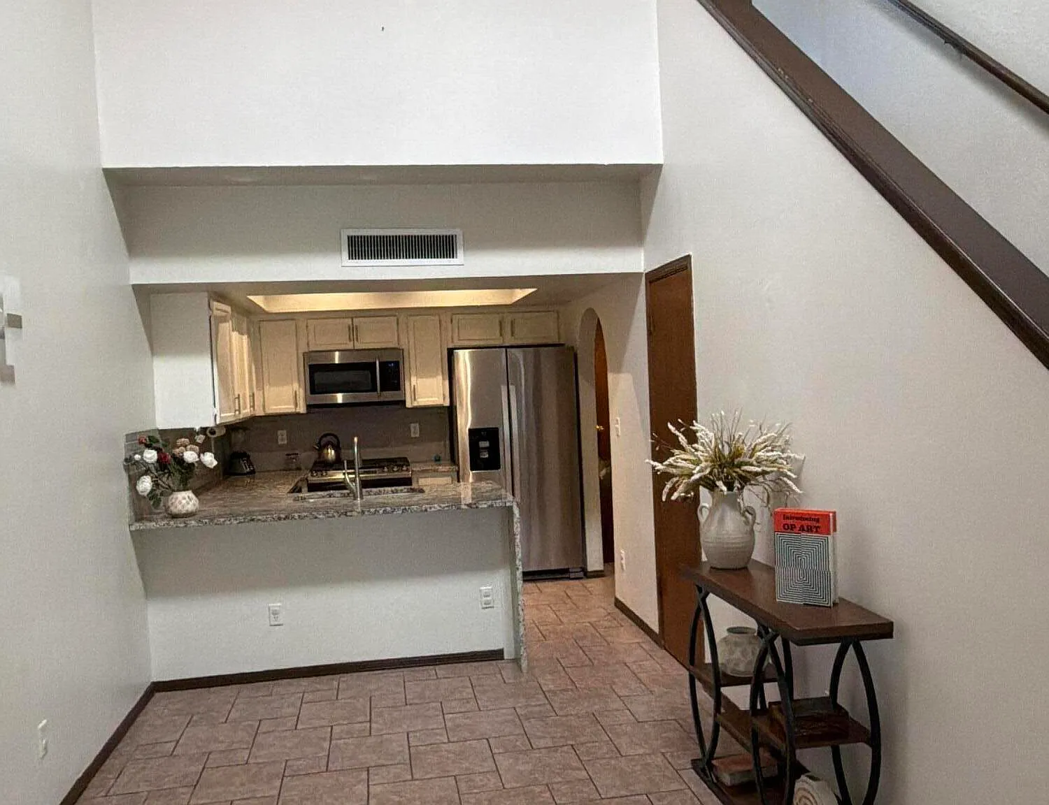3 bed, 2.0 bath, 1552 sqft, $1,600 — Photo 2