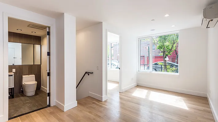 Rented by Nooklyn NYC LLC | media 11